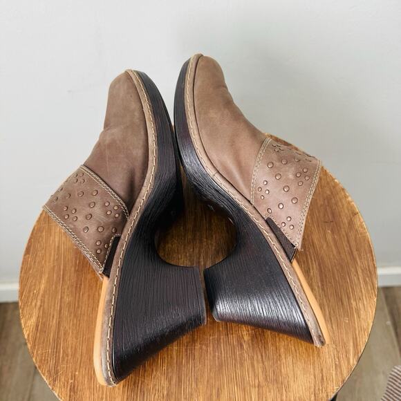Sofft Brown suede leather studded mule slip on clog Women’s Size 9.5 - Picture 8 of 11
